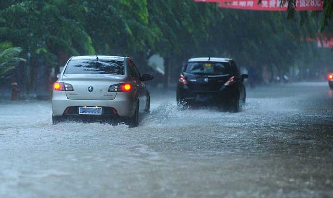 雨天行車(chē)注意事項(xiàng)